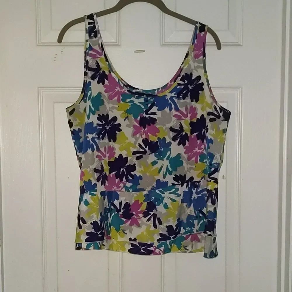 Gap sleeveless multicolor top Sz L NWOT